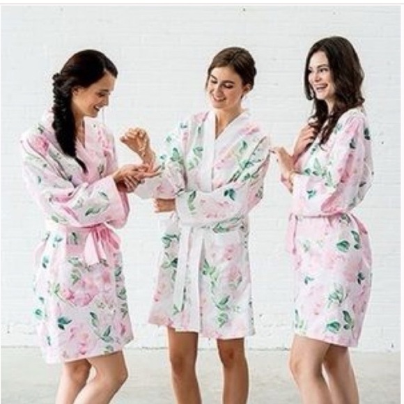 HELLO GORGEOUS Floral Satin Robe Size S - Picture 12 of 12